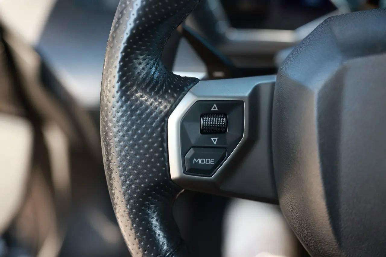 Used 2012 Lamborghini Aventador LP 700-4 image 21