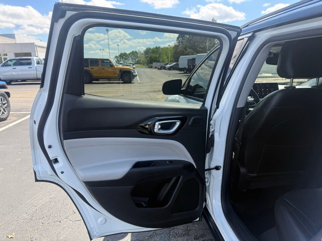 Used 2022 Jeep Compass Limited w/ Sun and Sound Group AWD/4WD image 29