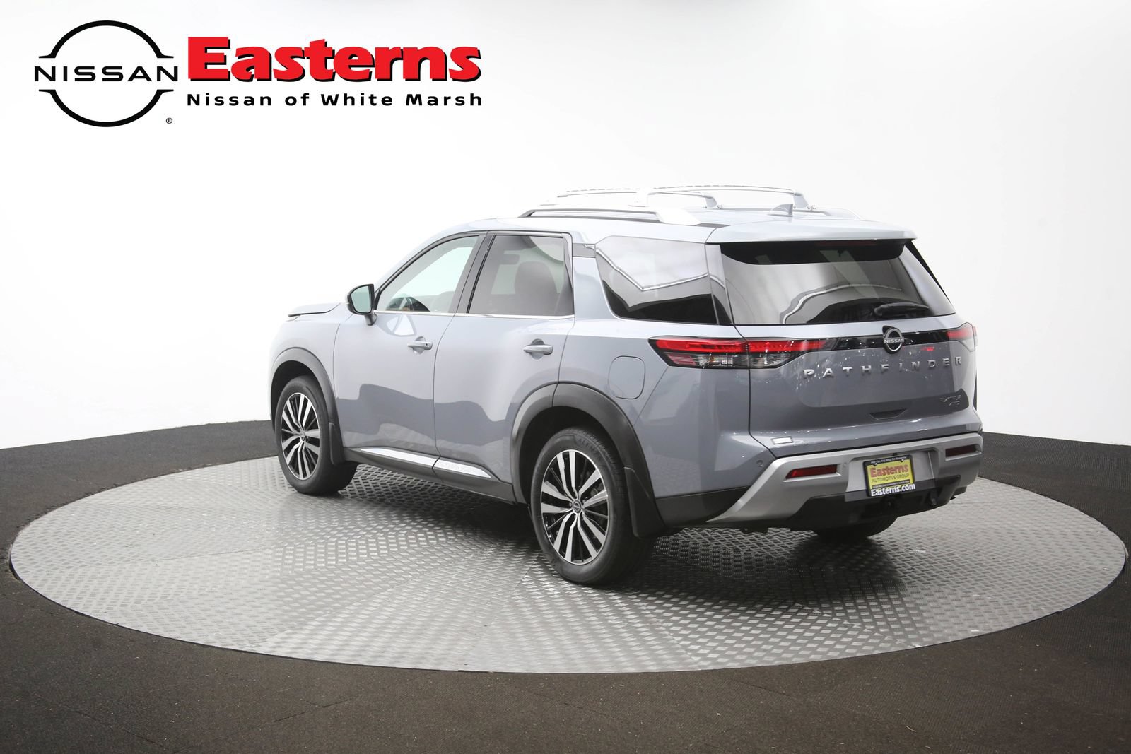 Used 2023 Nissan Pathfinder Platinum w/ Cargo Package AWD/4WD image 63