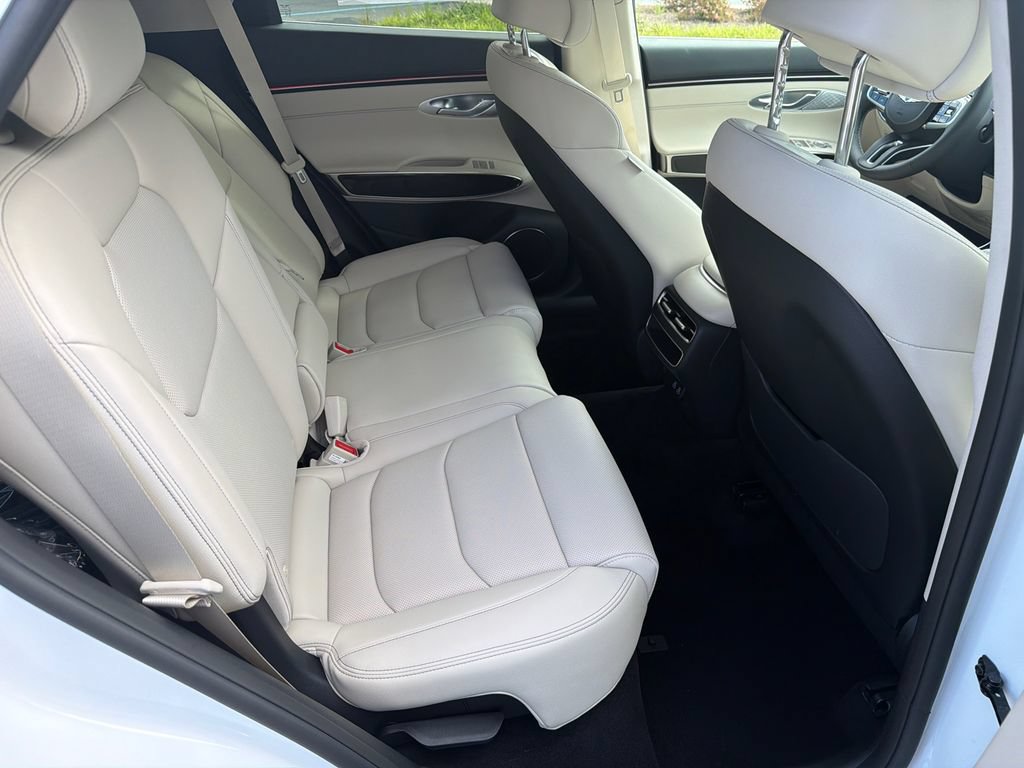 New 2027 Genesis GV70 2.5T AWD/4WD image 17
