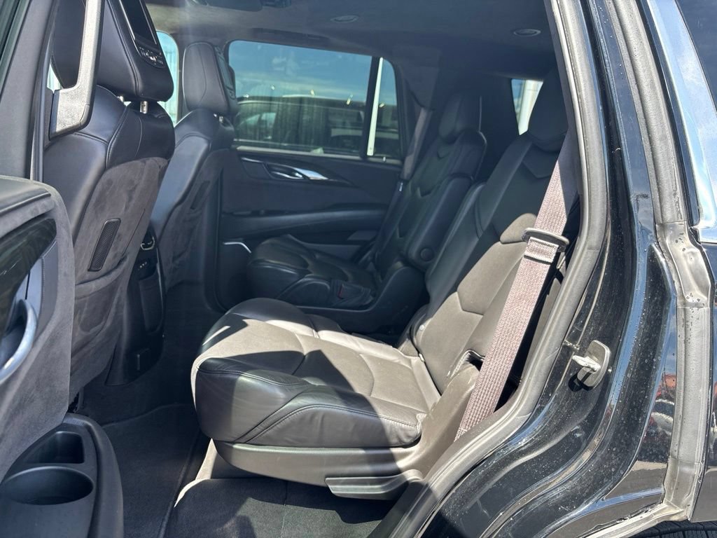 Used 2017 Cadillac Escalade Platinum AWD/4WD image 12