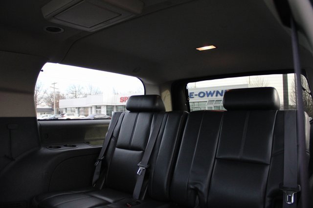 Used 2014 Chevrolet Suburban LT w/ Luxury Package image 16