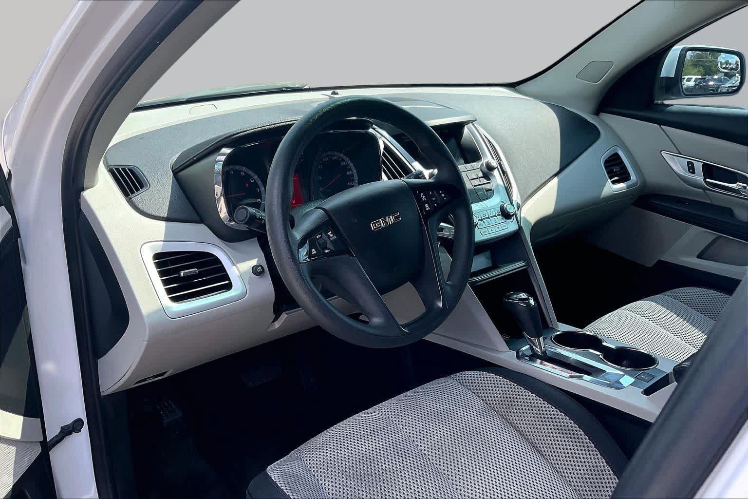 Used 2017 GMC Terrain SLE FWD image 17