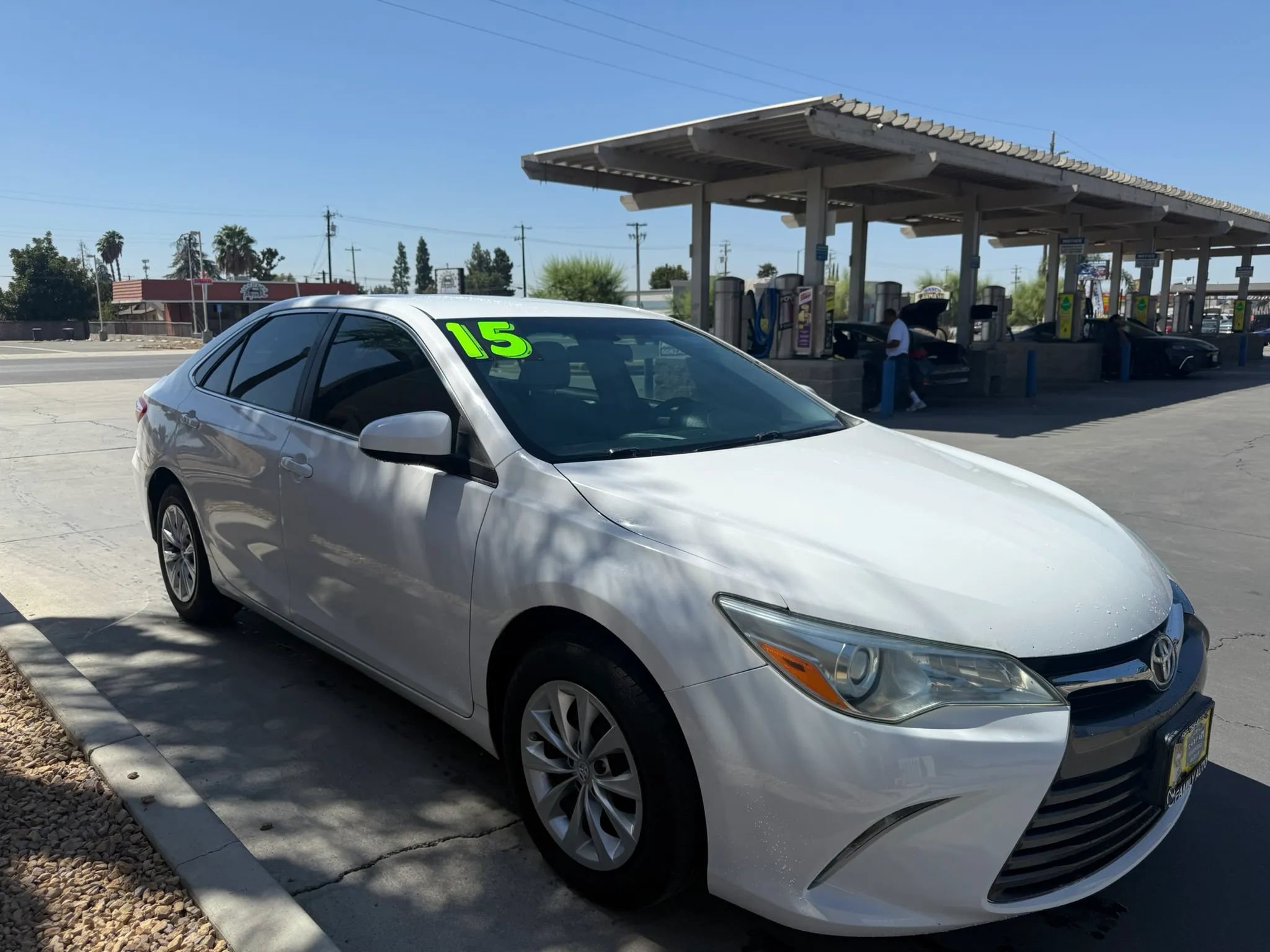 Used 2015 Toyota Camry LE FWD image 3