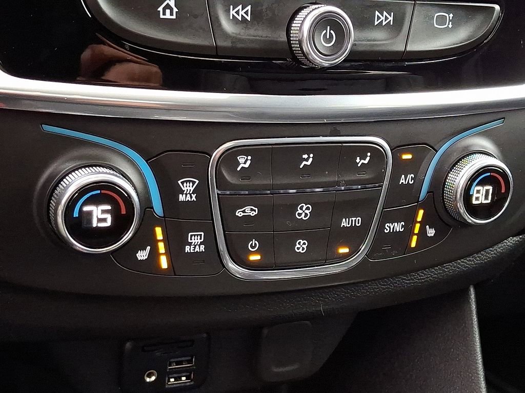 Used 2023 Chevrolet Traverse LT w/ LT Premium Package image 19