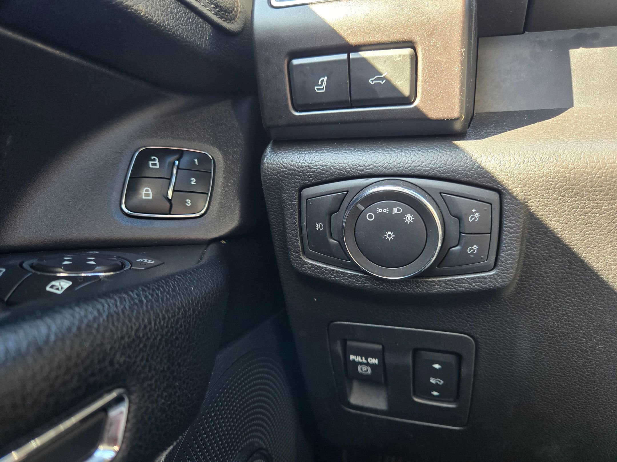 Used 2021 Ford Expedition Limited image 26