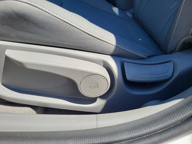 New 2025 Hyundai Elantra SEL FWD image 14