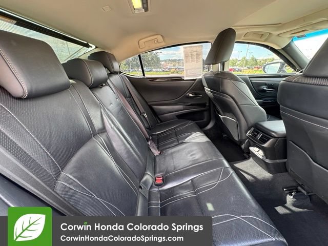 Used 2019 Lexus ES 300h w/ Accessory Package FWD image 32