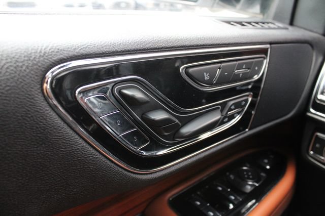 Used 2019 Lincoln Navigator L Reserve AWD/4WD image 3