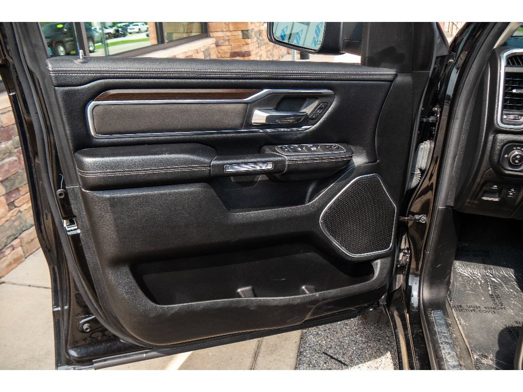 Used 2022 RAM 1500 Laramie AWD/4WD image 11
