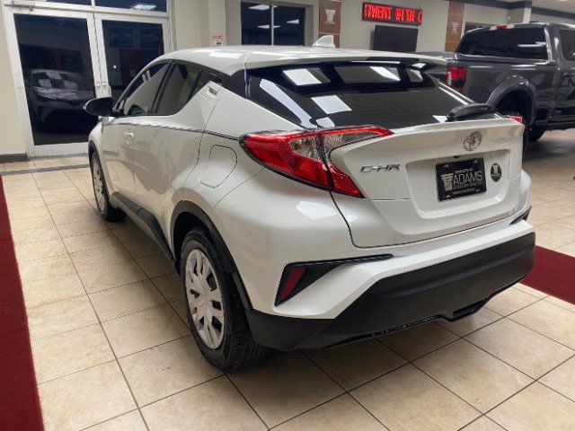 Used 2021 Toyota C-HR LE image 3