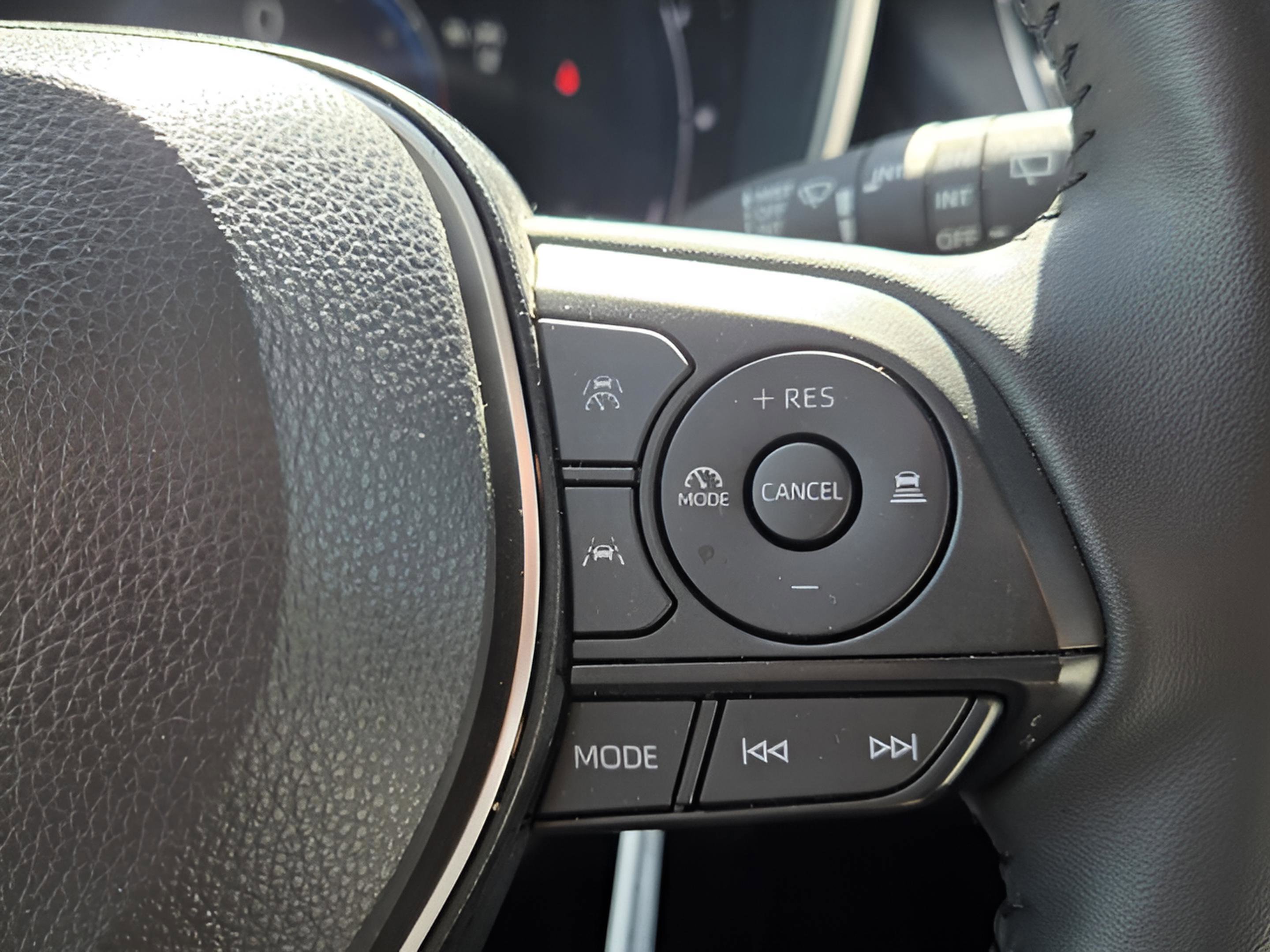 Used 2025 Toyota Corolla XSE image 27