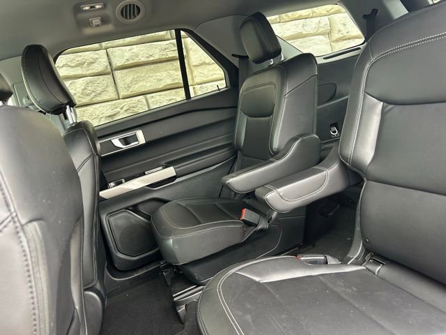 Certified 2024 Ford Explorer XLT w/ Equipment Group 202A image 9