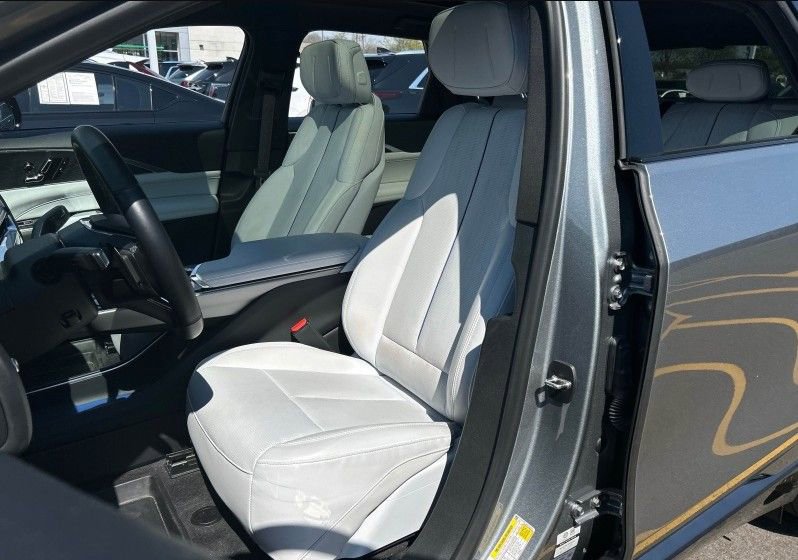 Used 2024 Cadillac Lyriq Sport w/ LPO, Floor Liner Package AWD/4WD image 6