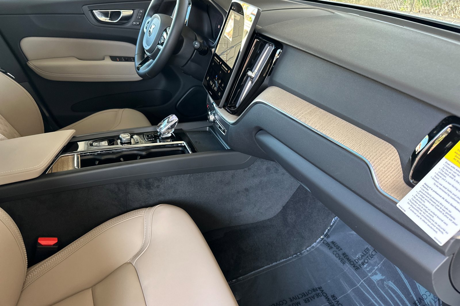 New 2026 Volvo XC60 B5 Plus w/ Climate Package image 13