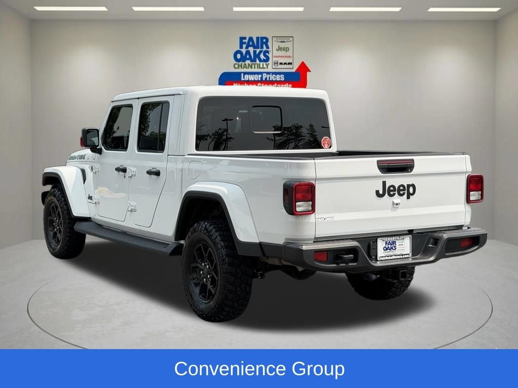 Certified 2025 Jeep Gladiator Sport AWD/4WD image 11