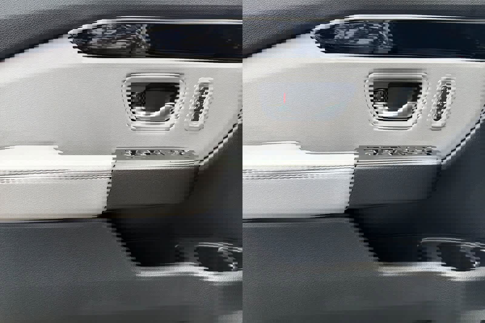 New 2025 Honda Pilot EX-L image 14