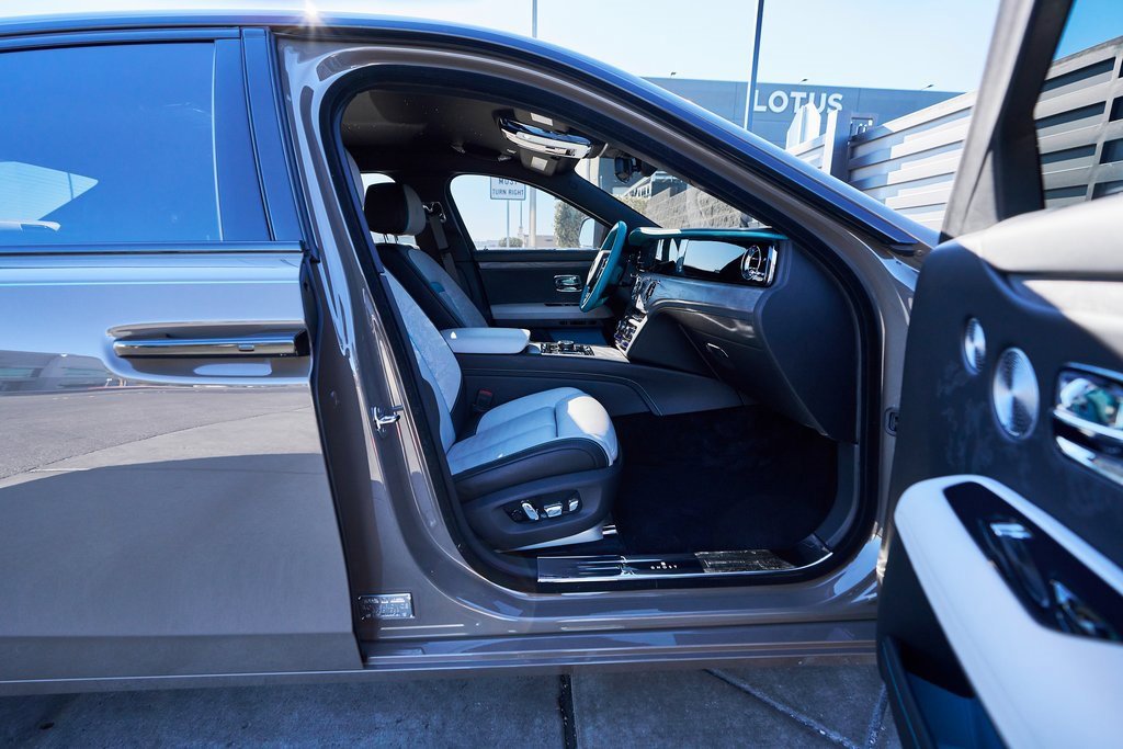 Used 2025 Rolls-Royce Ghost image 22