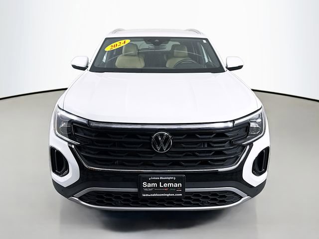 Used 2024 Volkswagen Atlas Cross Sport SE image 2