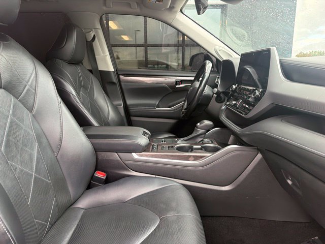 Used 2021 Toyota Highlander Platinum AWD/4WD image 10