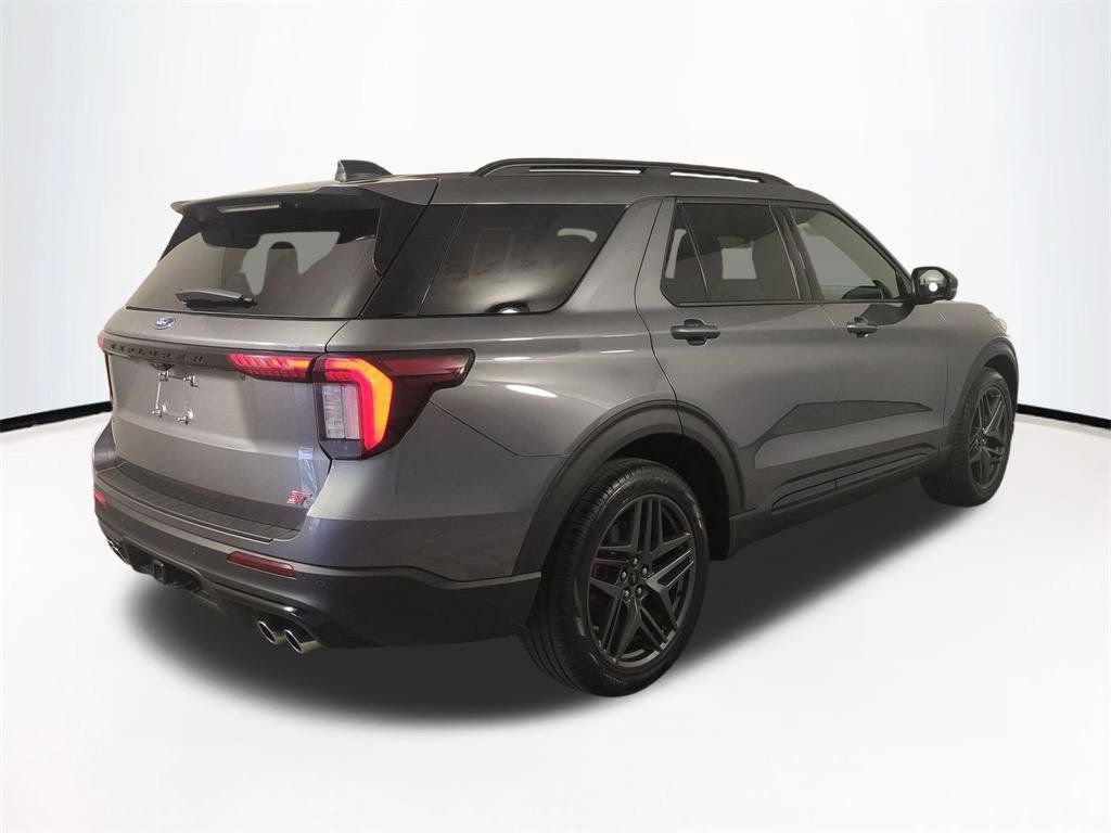 Used 2025 Ford Explorer ST AWD/4WD image 5