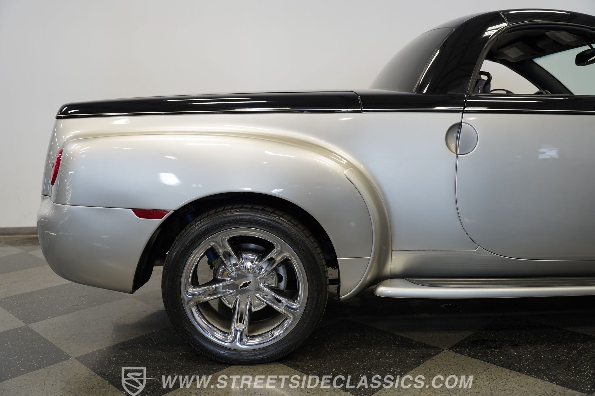 Used 2006 Chevrolet SSR w/ Preferred Equipment Group RWD image 33