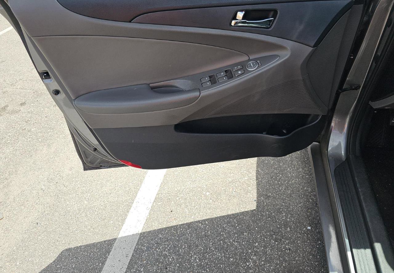 Used 2013 Hyundai Sonata SE image 12