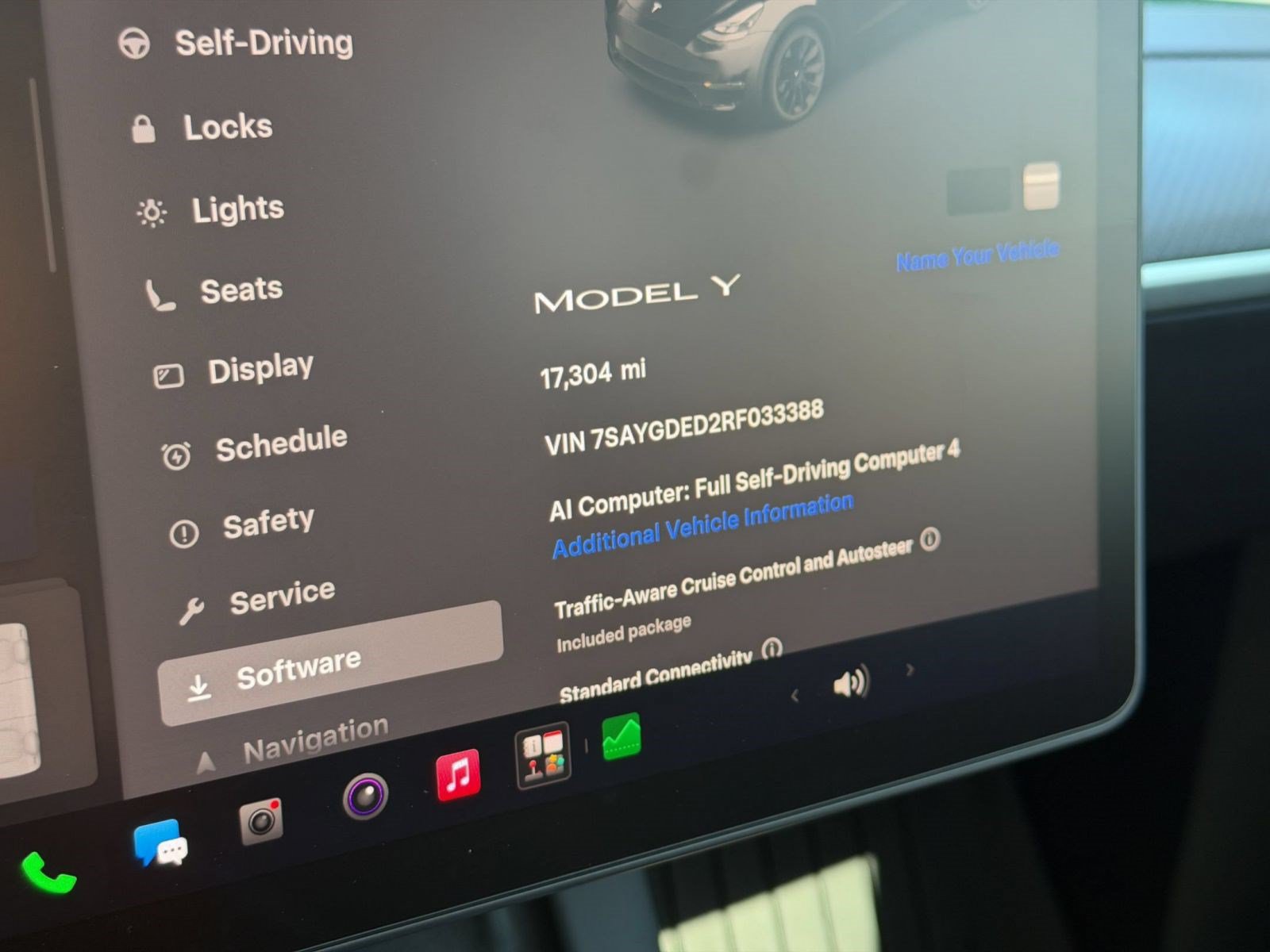 Used 2024 Tesla Model Y 2WD image 17