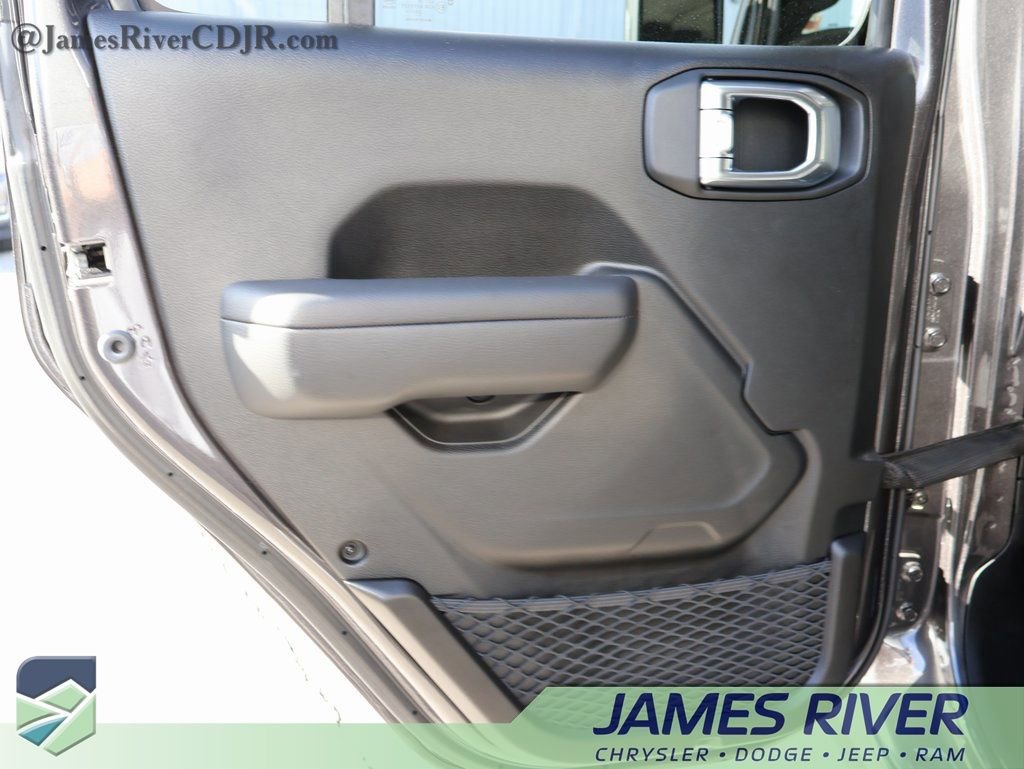 Used 2024 Jeep Wrangler Willys image 16