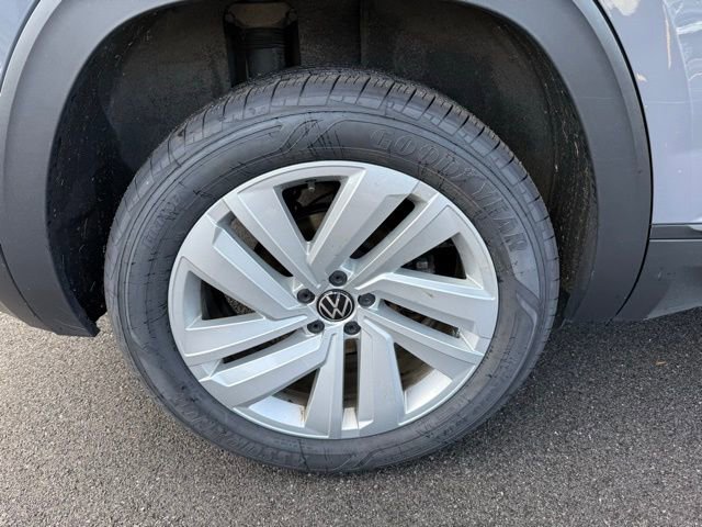 Certified 2021 Volkswagen Atlas Cross Sport SE image 31