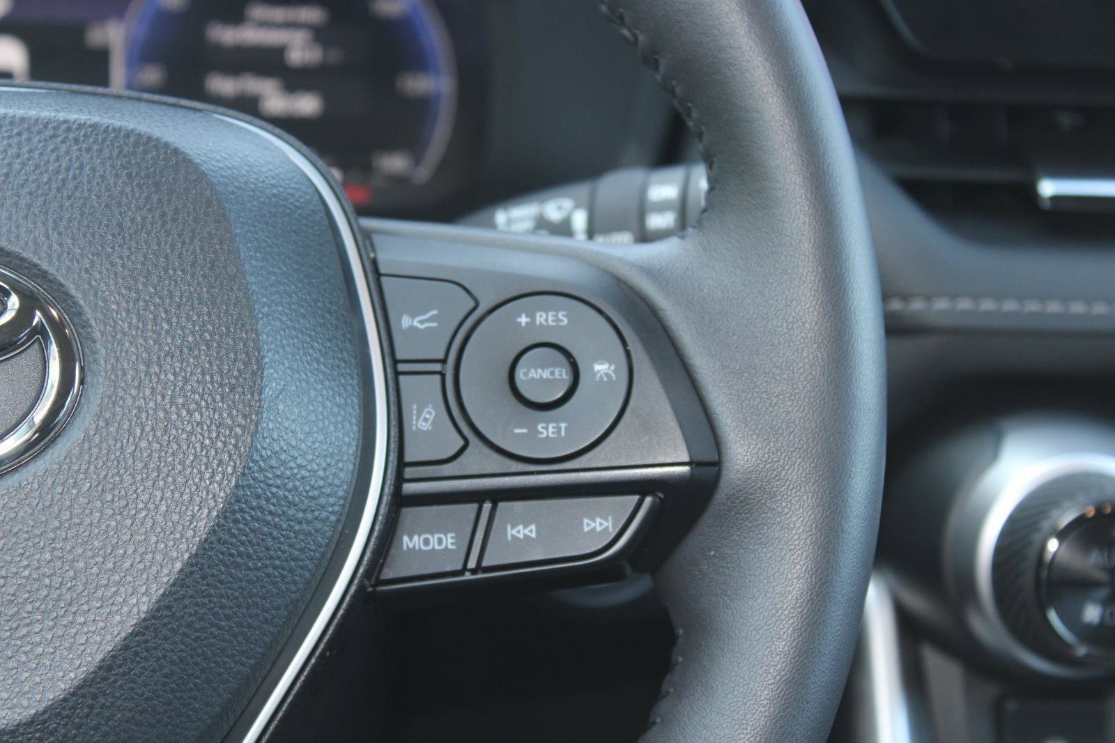 Used 2024 Toyota RAV4 Limited image 27