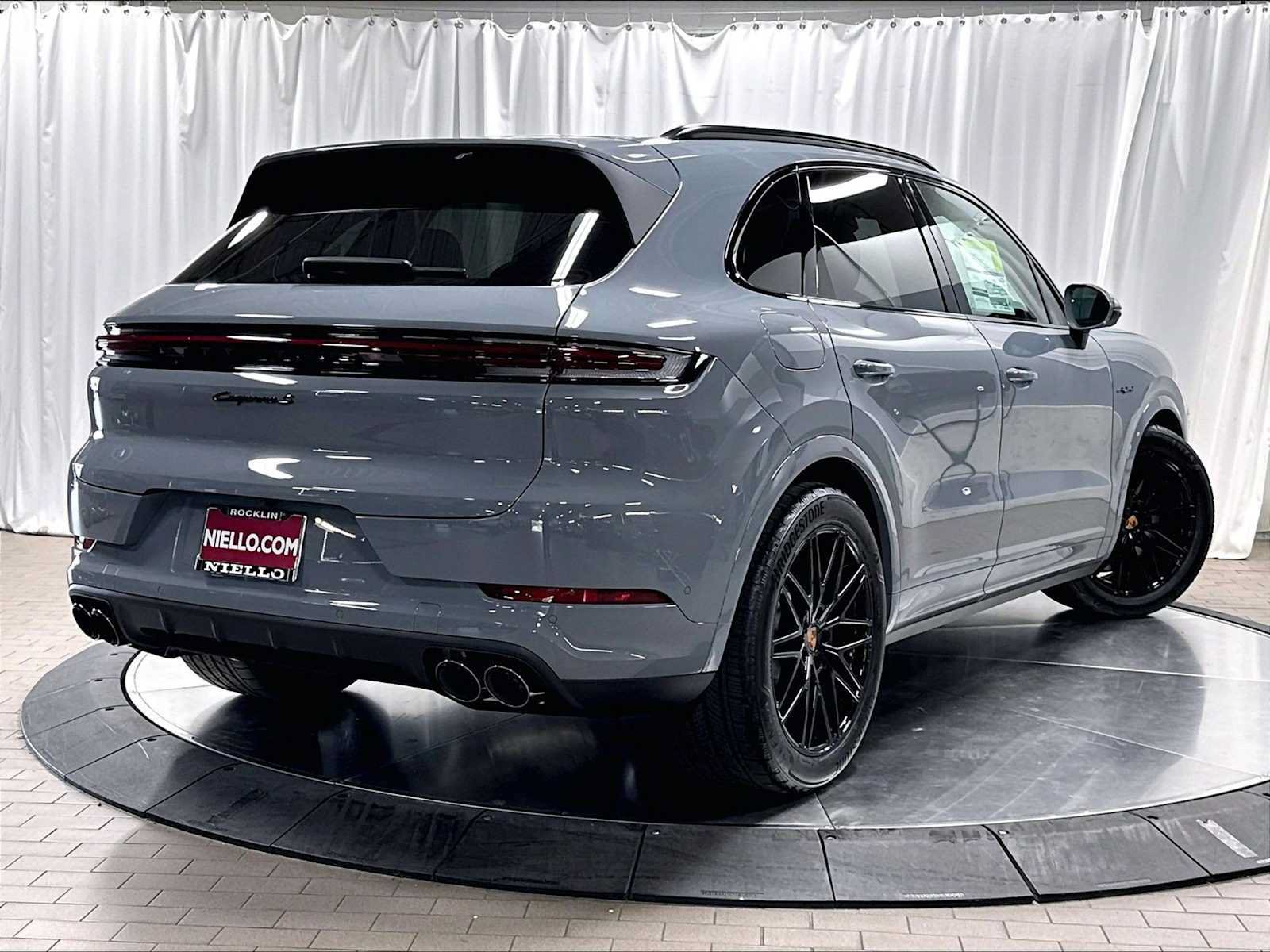 New 2026 Porsche Cayenne S AWD/4WD image 7