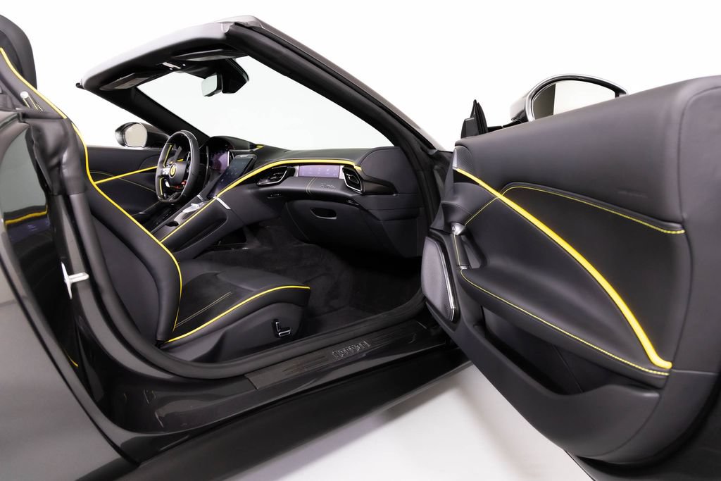 Used 2025 Ferrari Roma Spider RWD image 39