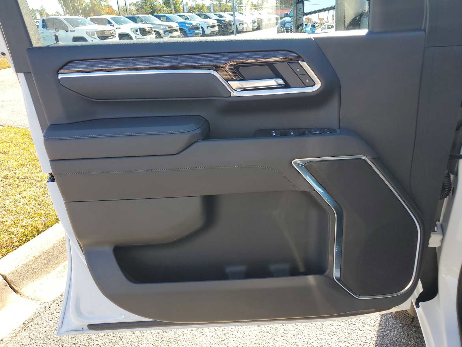 New 2025 GMC Sierra 3500 SLE w/ SLE Value Package image 15