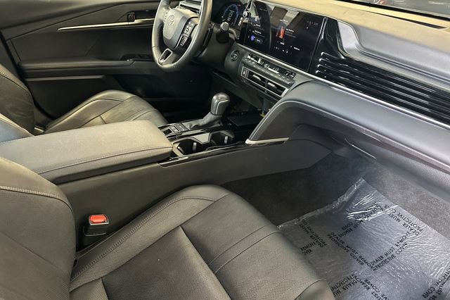 Used 2025 Toyota Camry XSE FWD image 17