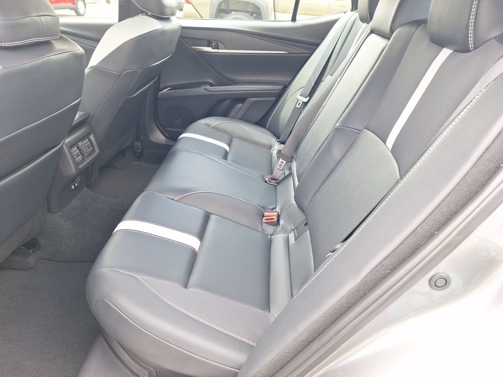 Used 2025 Toyota Camry SE w/ Convenience Package FWD image 29