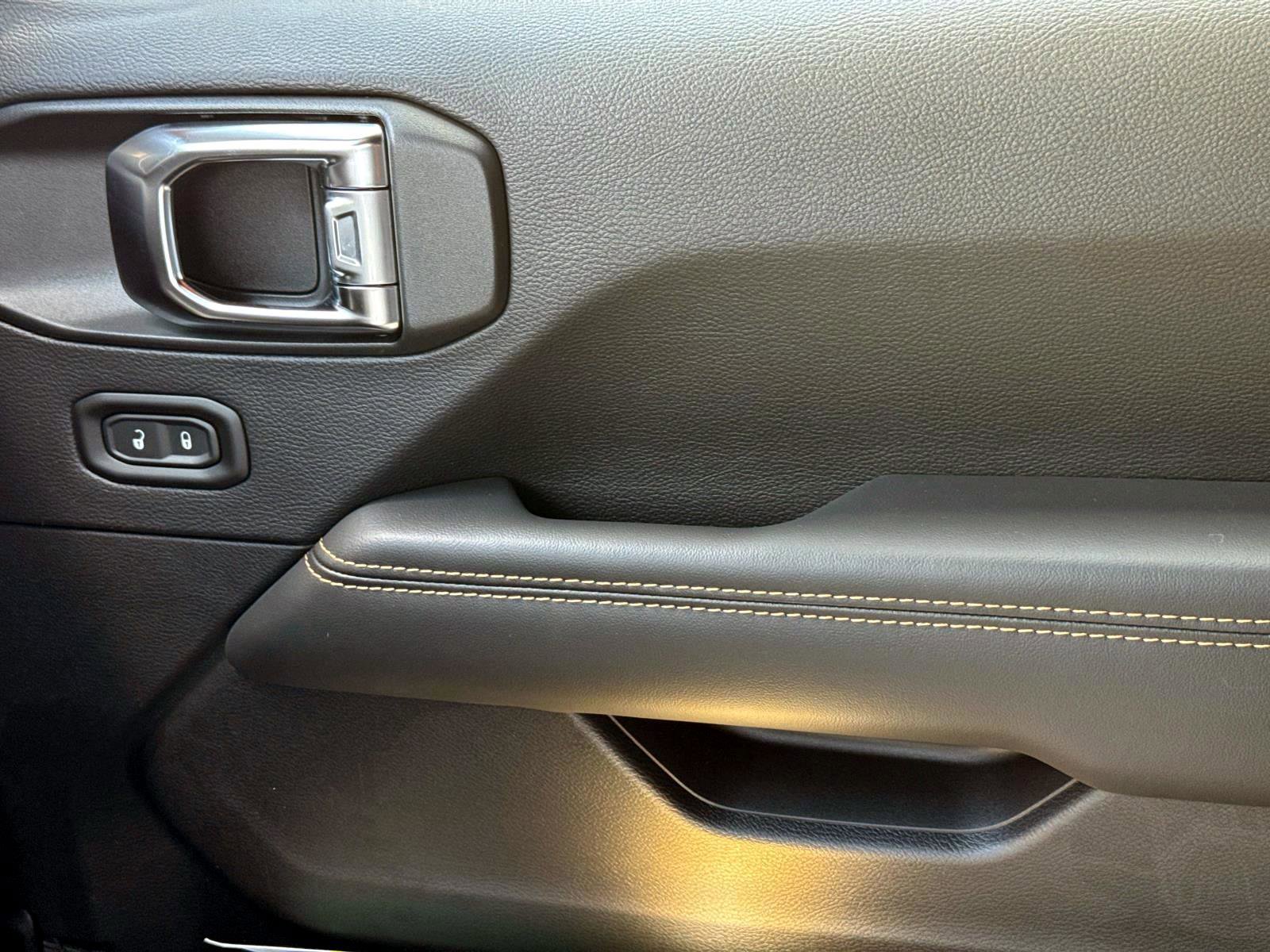 New 2025 Jeep Wrangler Unlimited Sahara image 19