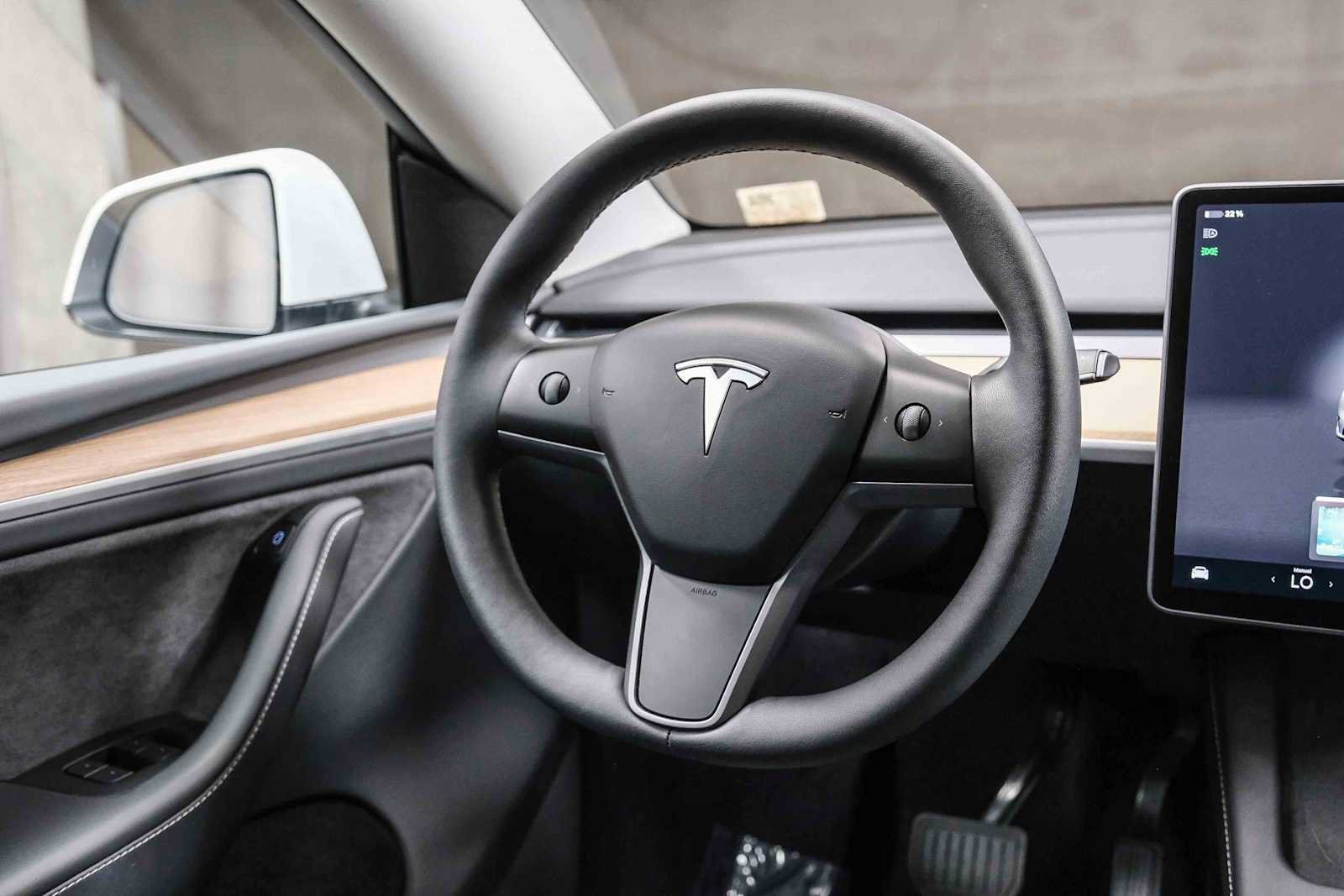 Used 2023 Tesla Model Y Long Range AWD/4WD image 18