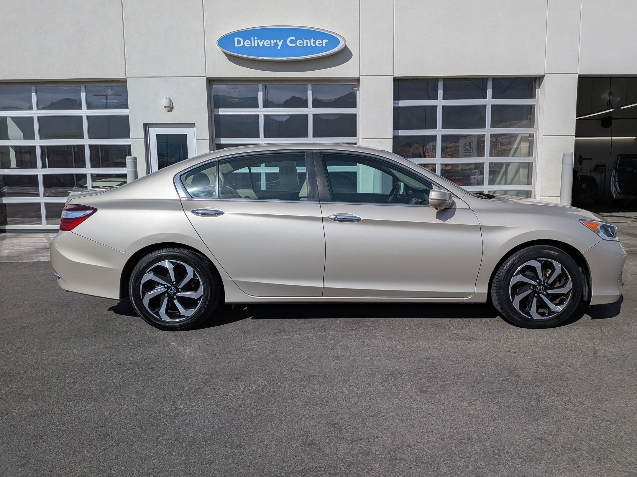 Used 2016 Honda Accord EX-L image 2