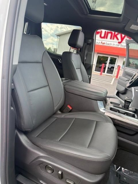 Used 2025 Chevrolet Silverado 1500 LTZ w/ Technology Package AWD/4WD image 12