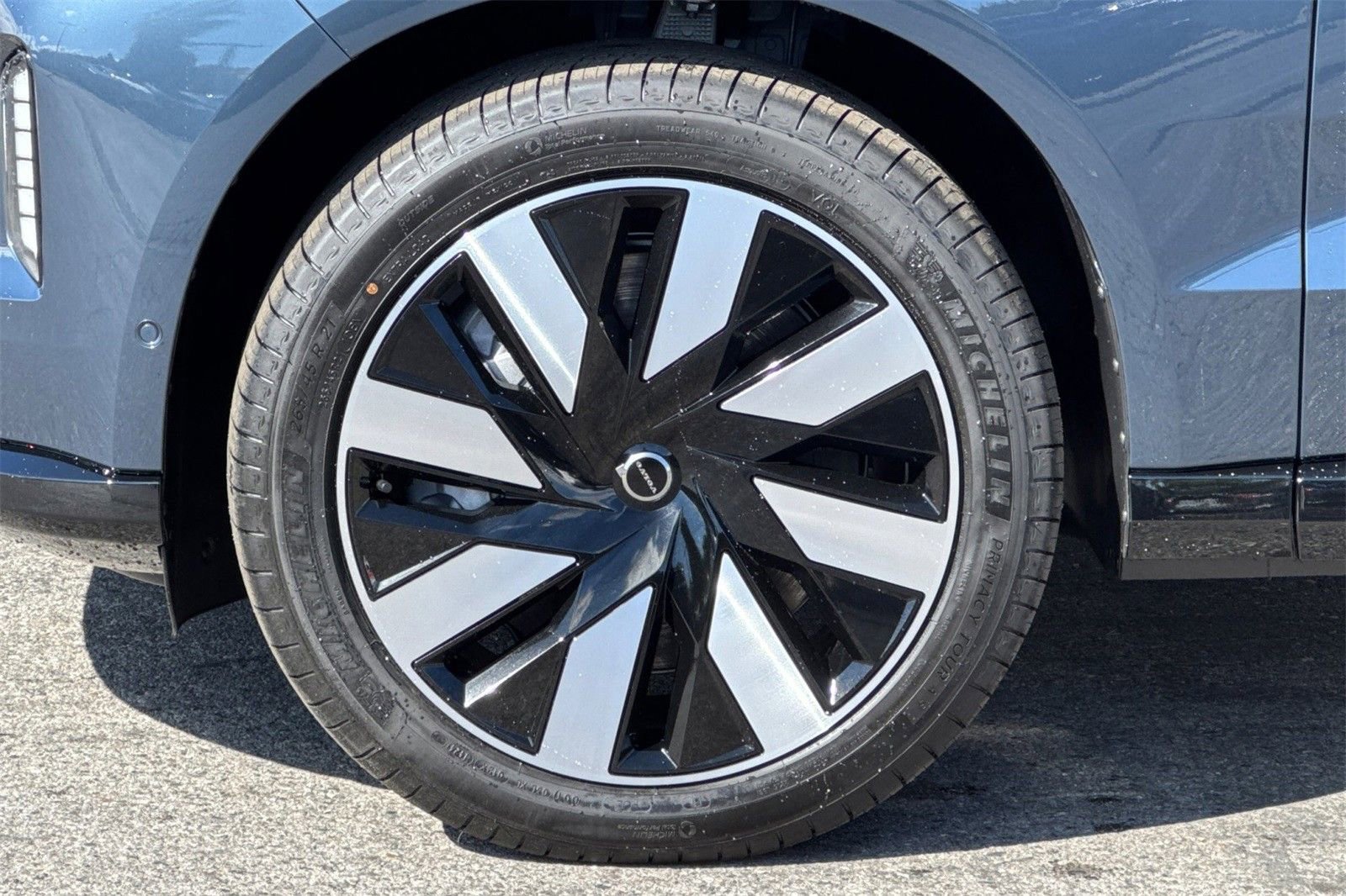 New 2025 Volvo EX90 Plus w/ Protection Package Premier image 26