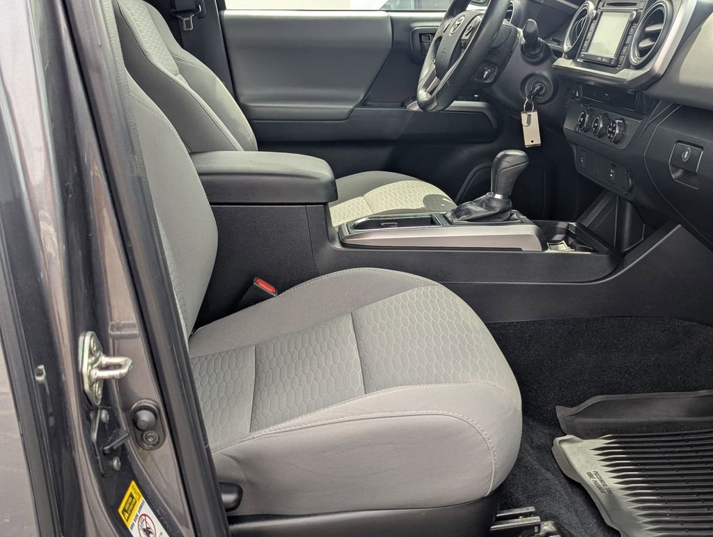 Used 2016 Toyota Tacoma SR5 RWD image 23