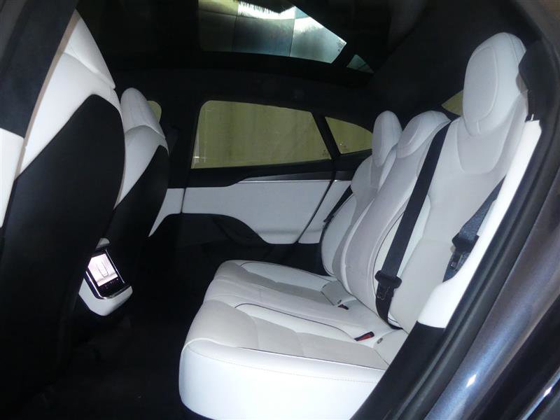 Used 2022 Tesla Model S Plaid AWD/4WD image 4