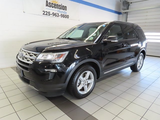 Used 2019 Ford Explorer XLT w/ Equipment Group 202A image 2
