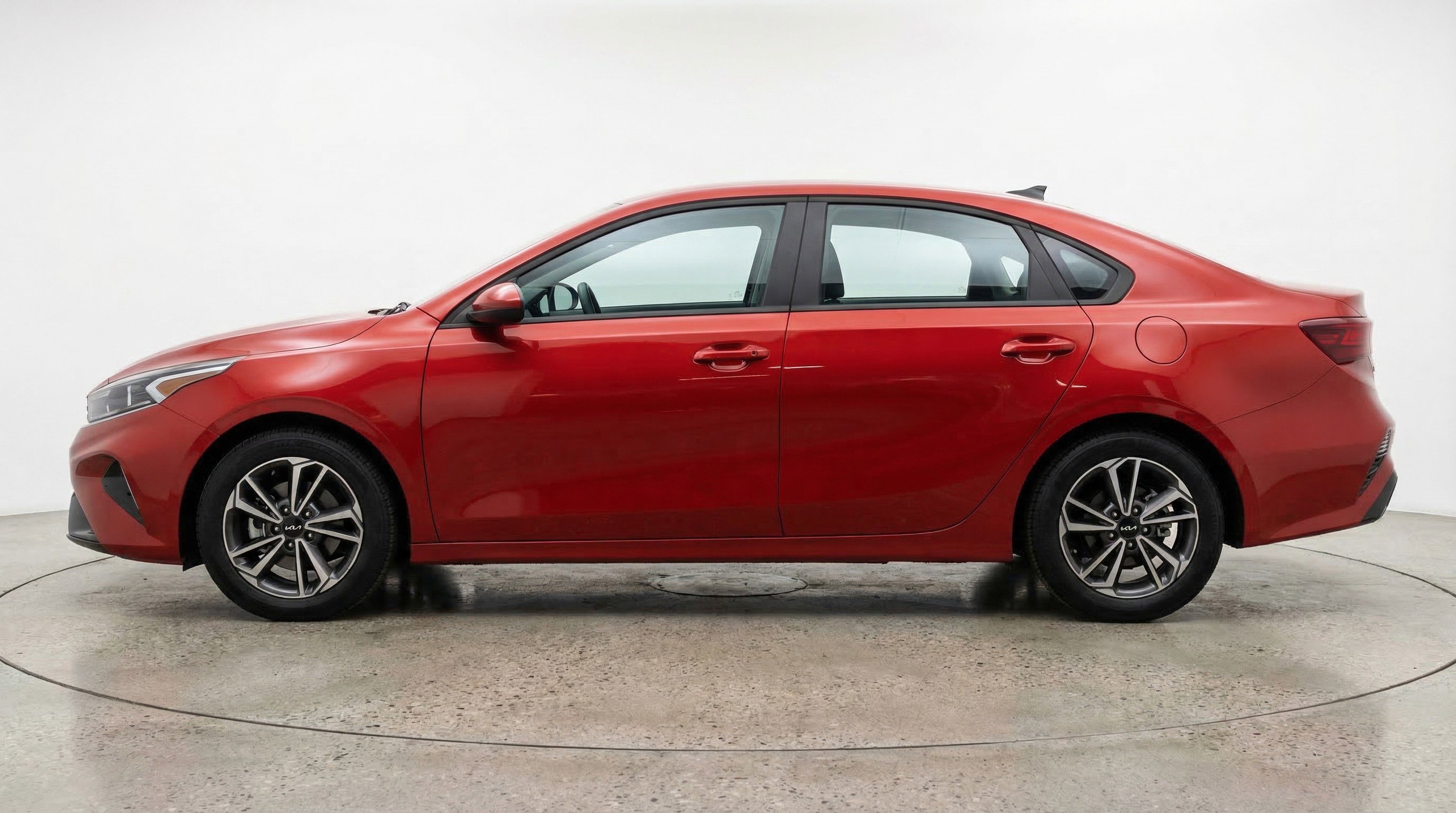 Used 2024 Kia Forte LXS image 5