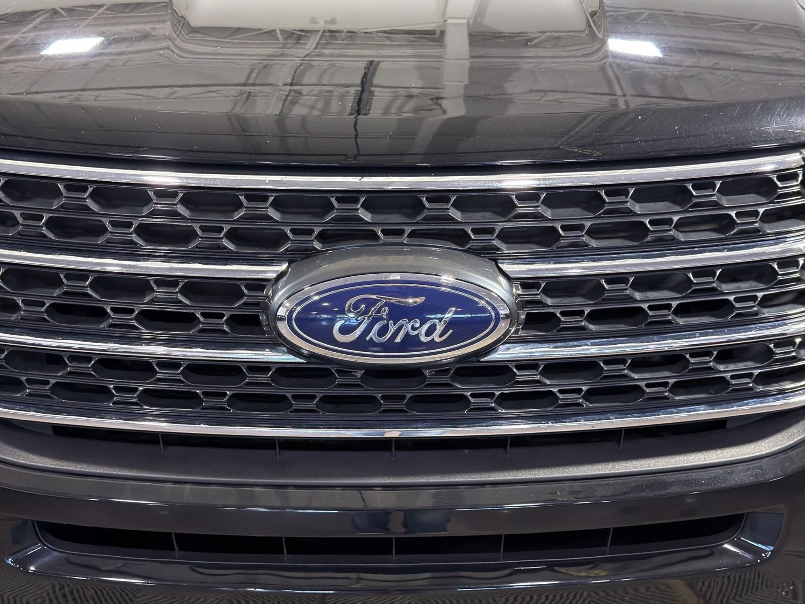 Used 2023 Ford Explorer XLT w/ Equipment Group 202A AWD/4WD image 12