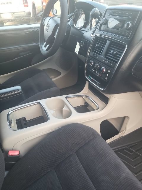 Used 2014 Dodge Grand Caravan SXT FWD image 6