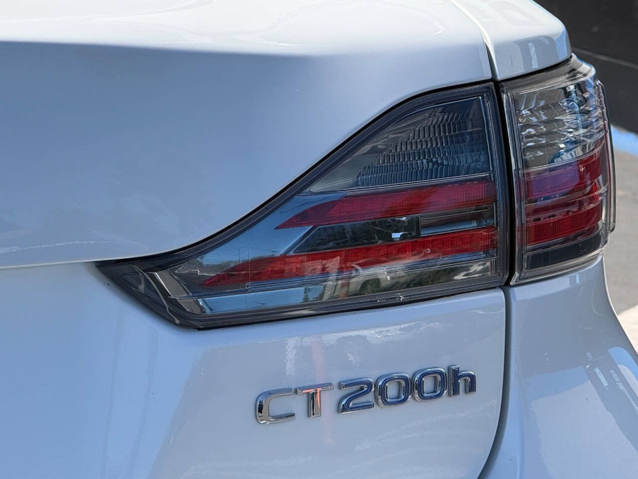 Used 2013 Lexus CT 200h FWD image 26
