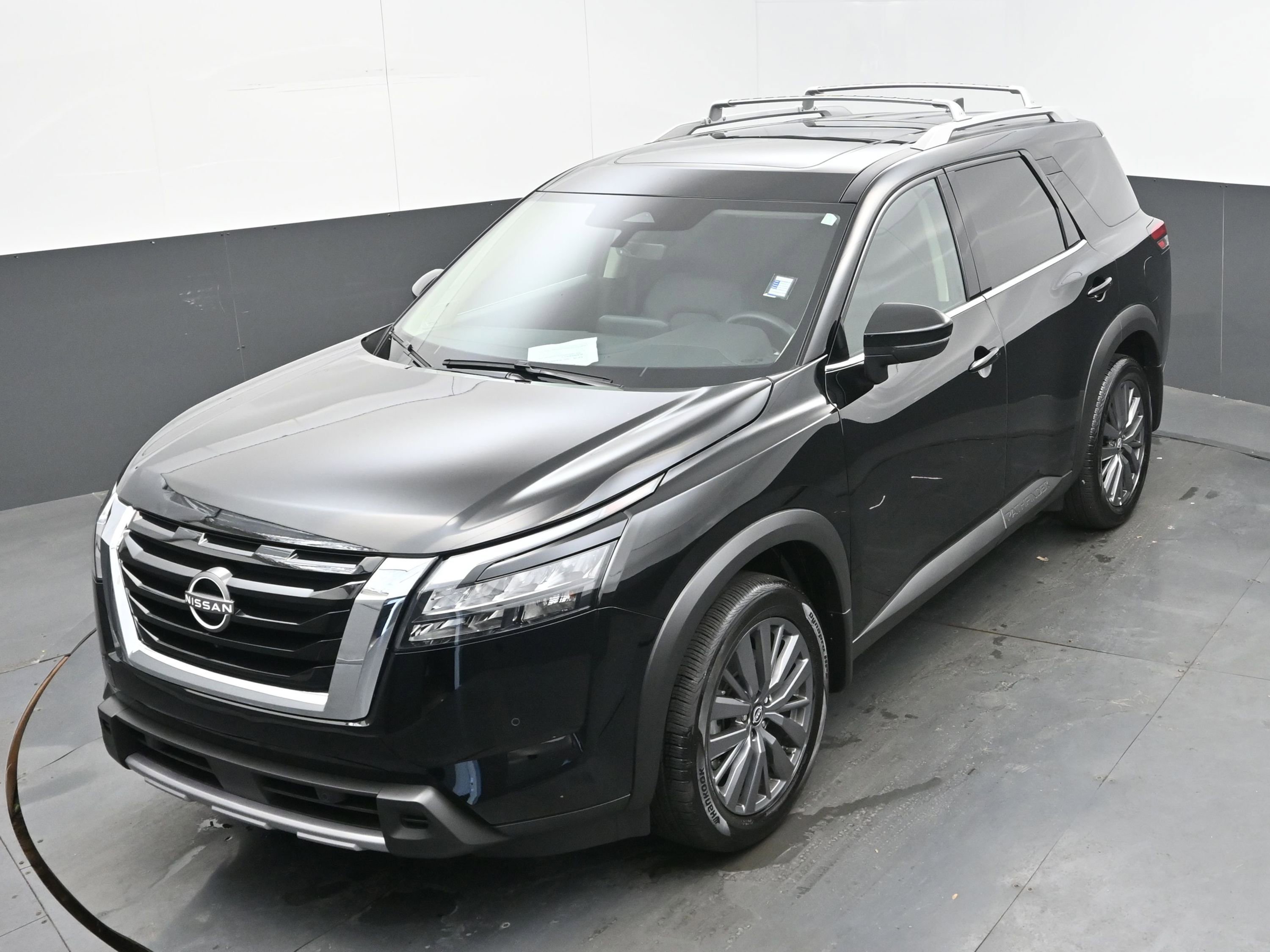 Used 2025 Nissan Pathfinder SL w/ SL Premium Package image 30