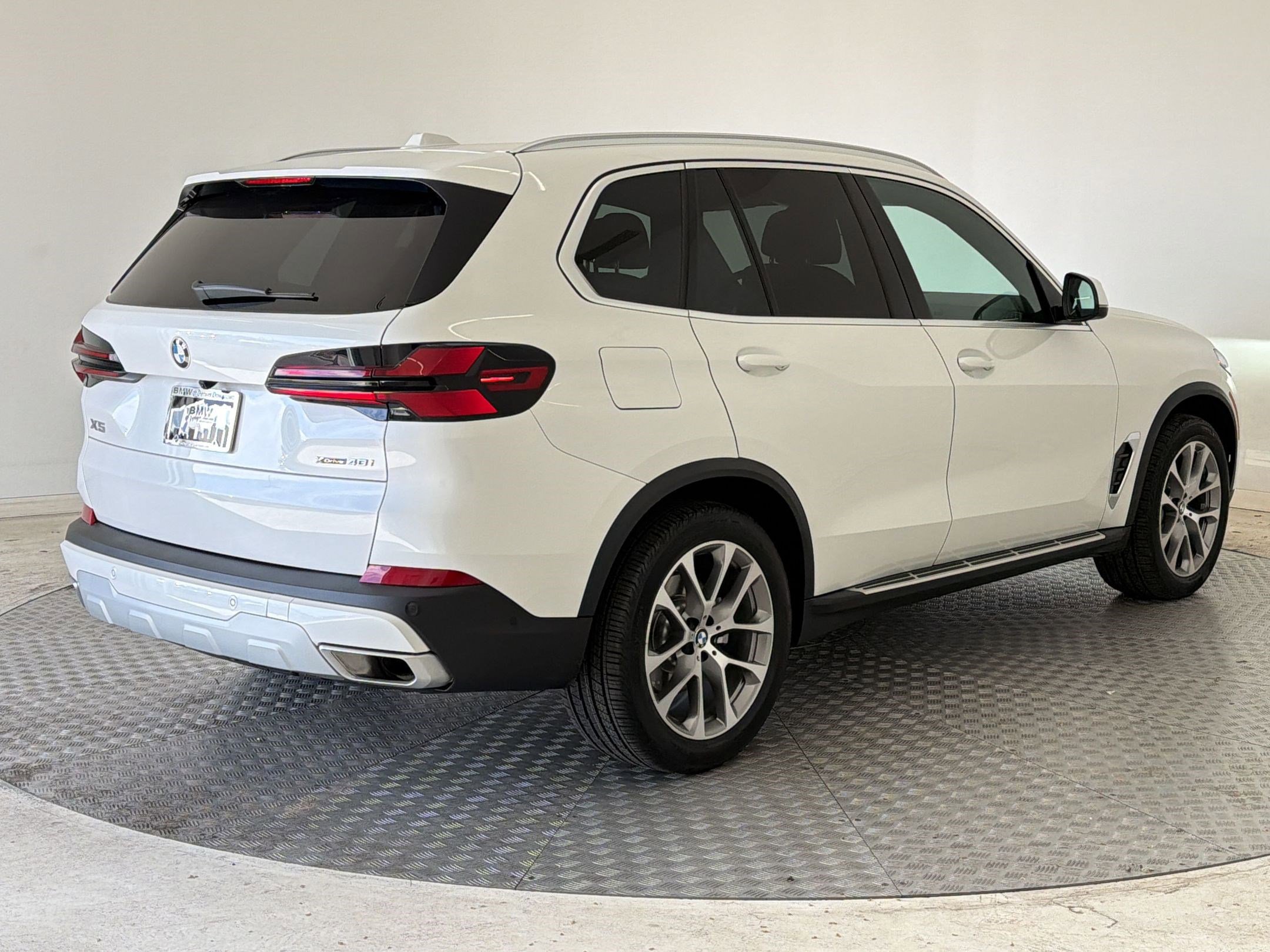 Certified 2026 BMW X5 xDrive40i image 9